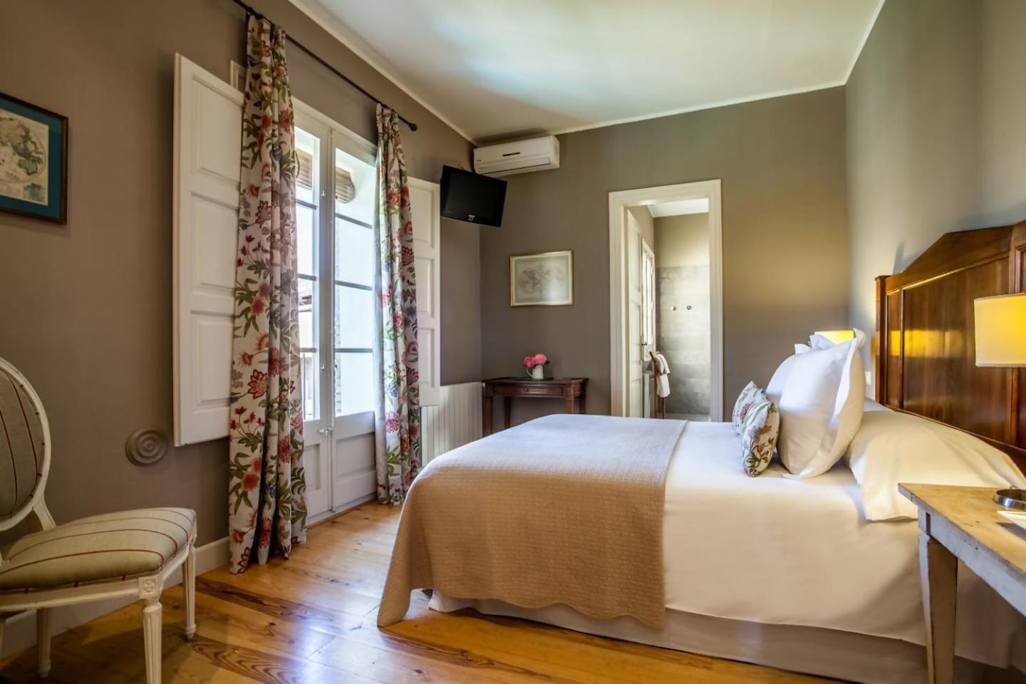 Bed and Breakfast L'hort de Sant Cebrià à Torroella de Fluviá Extérieur photo