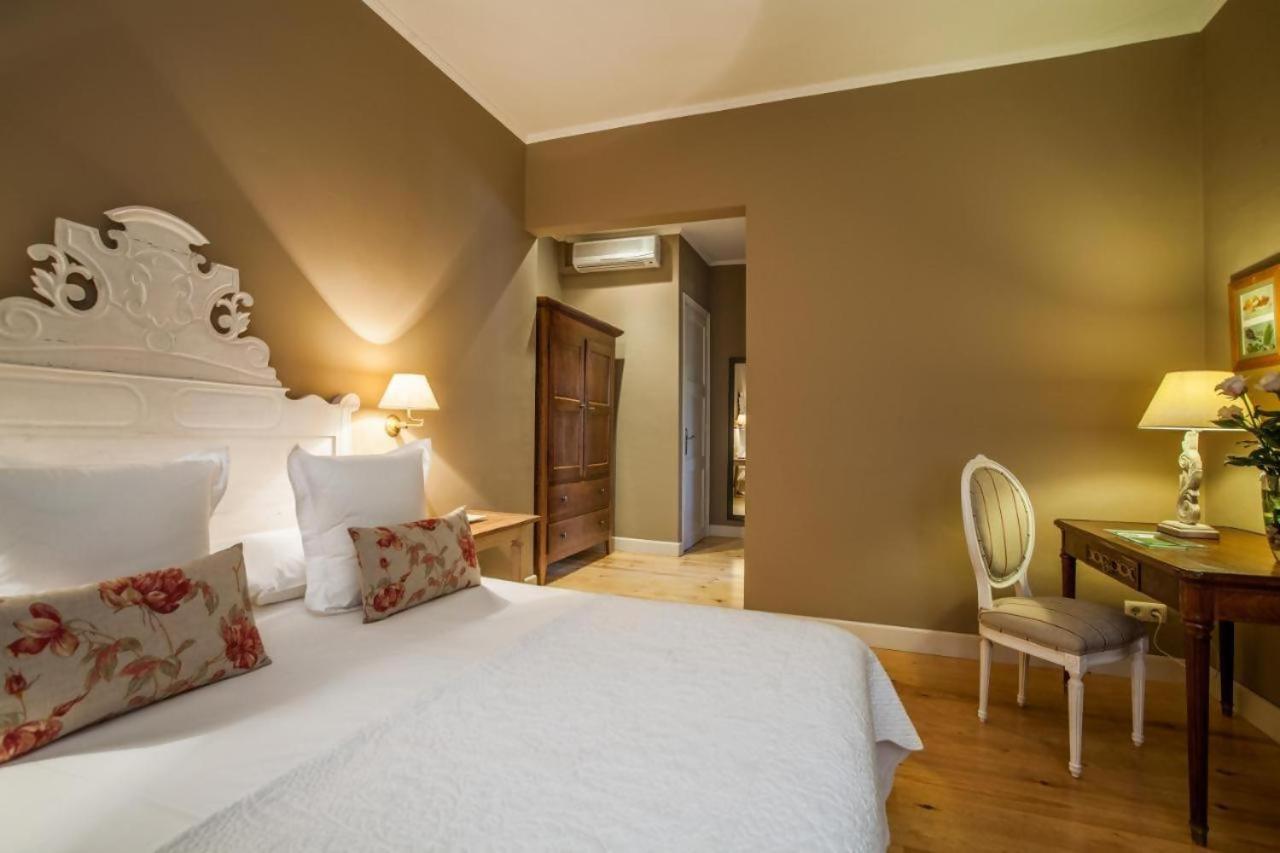 Bed and Breakfast L'hort de Sant Cebrià à Torroella de Fluviá Extérieur photo