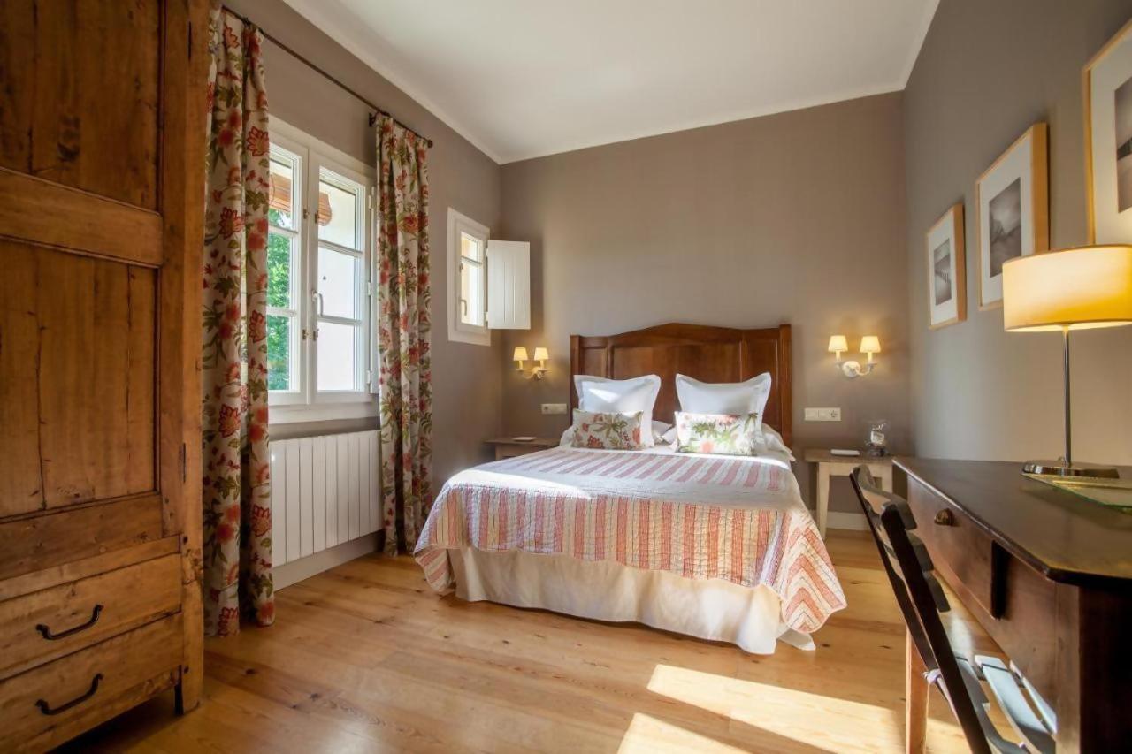 Bed and Breakfast L'hort de Sant Cebrià à Torroella de Fluviá Extérieur photo